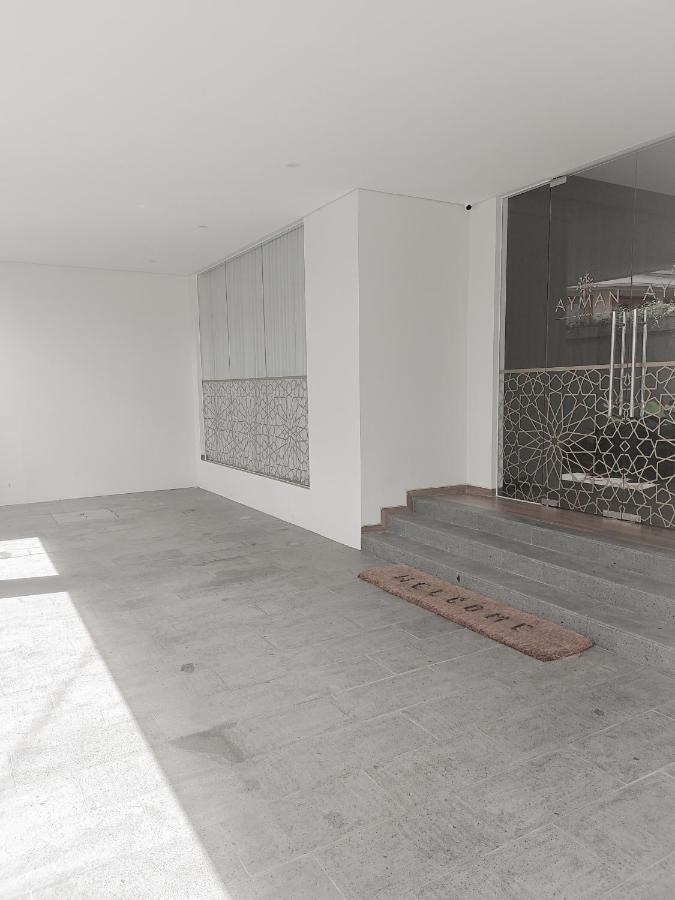 Ayman Syariah Hotel Surabaia Exterior foto